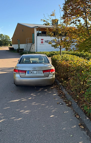 Hyundai Sonata 4 of 7