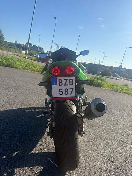 Kawasaki ZX6R 4 of 6