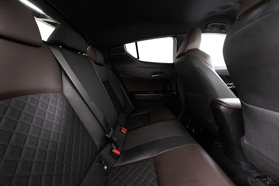 Toyota C-HR 15 of 20