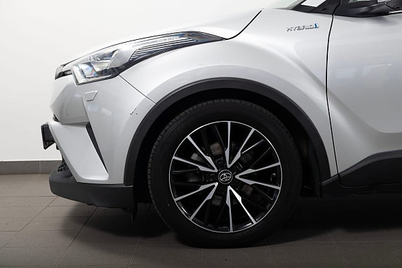 Toyota C-HR 4 of 20