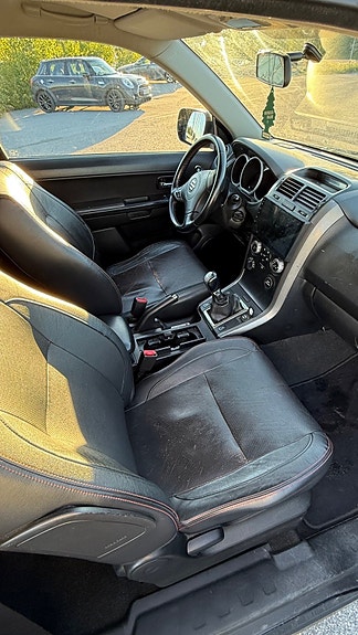 Suzuki Grand Vitara 5 of 5