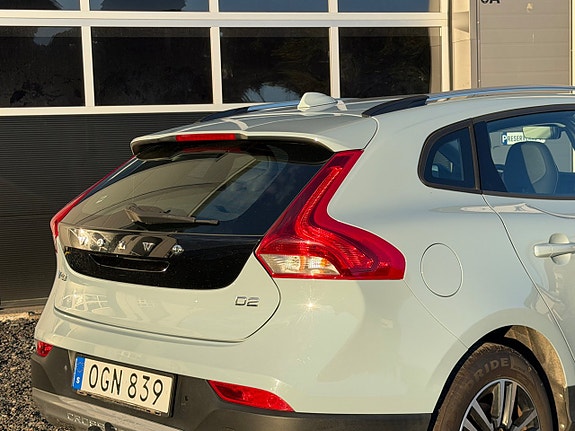 Volvo V40 Cross Country 6 of 11