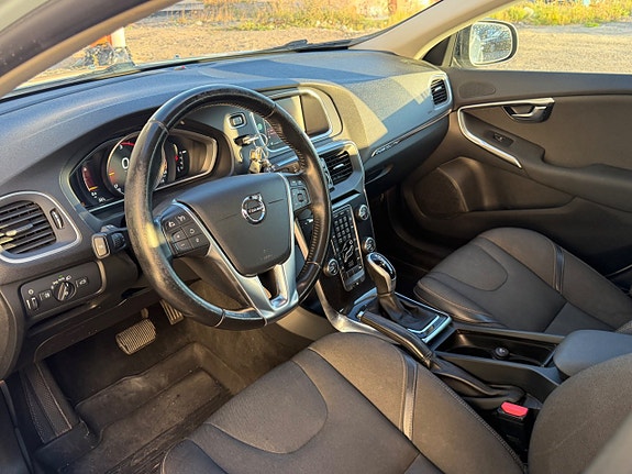 Volvo V40 Cross Country 9 of 11