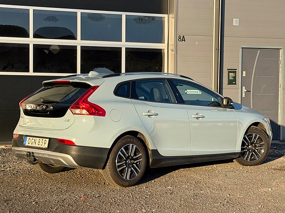Volvo V40 Cross Country 5 of 11