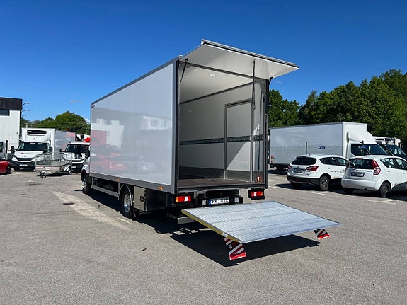 Iveco Daily 72C18 Skåpbil Aut Fullutrustad Lastvikt 3390 Kg 8 of 12