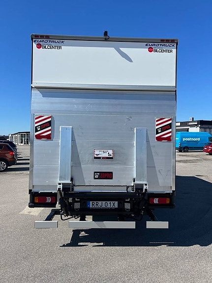 Iveco Daily 72C18 Skåpbil Aut Fullutrustad Lastvikt 3390 Kg 6 of 12