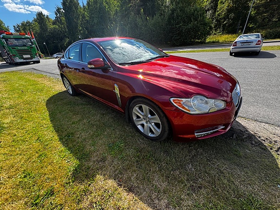 Jaguar XF 16 of 30
