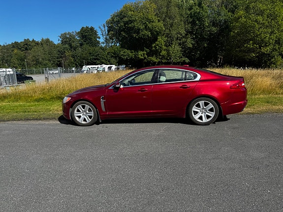 Jaguar XF 11 of 30