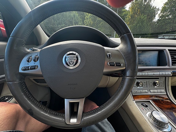 Jaguar XF 22 of 30