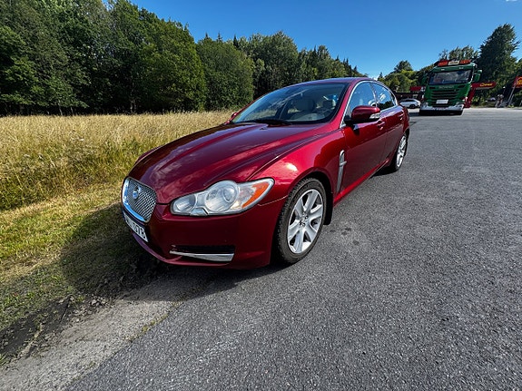 Jaguar XF 19 of 30