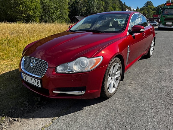 Jaguar XF 9 of 30