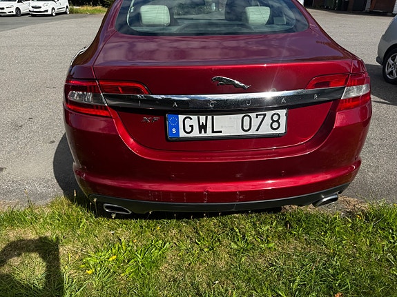 Jaguar XF 8 of 30