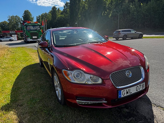 Jaguar XF 10 of 30