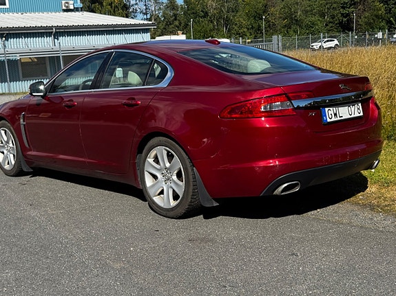 Jaguar XF 13 of 30