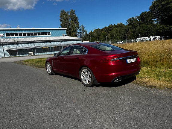 Jaguar XF 12 of 30