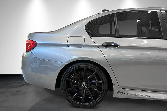 BMW 520d 4 of 18