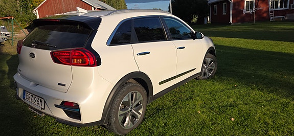 Kia e-Niro 2 of 5