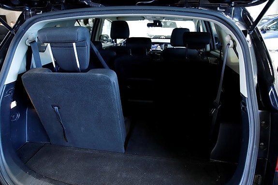 Kia Carens 9 of 19