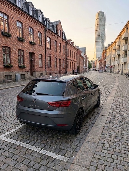 Seat Leon 2 of 10