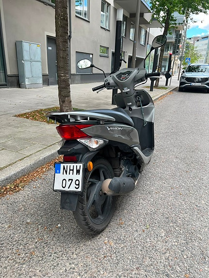 Honda Vision 2 of 3