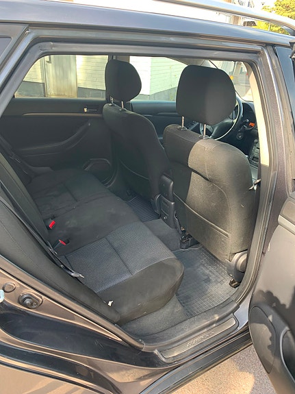 Toyota Avensis 8 of 9