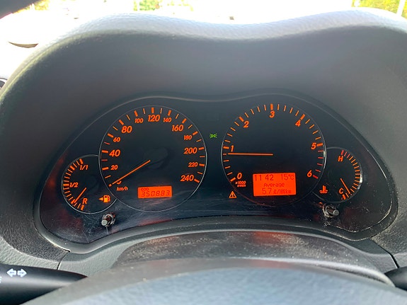 Toyota Avensis 9 of 9