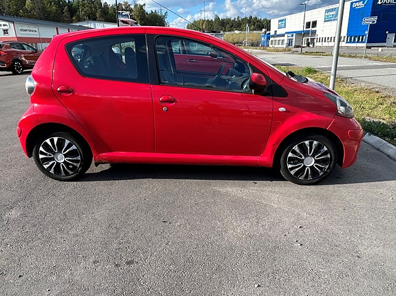 Toyota Aygo 3 of 5