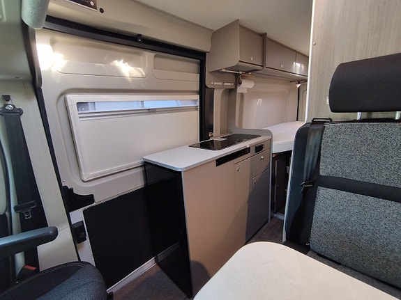 Carado CV 602 PRO Långbäddar Automat 140hk Backkamera markis cykelställ 15 of 30
