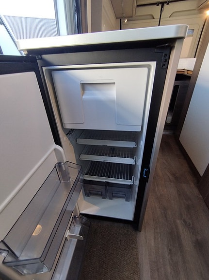 Carado CV 602 PRO Långbäddar Automat 140hk Backkamera markis cykelställ 19 of 30