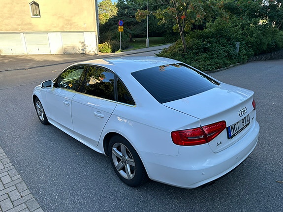Audi A4 7 of 12