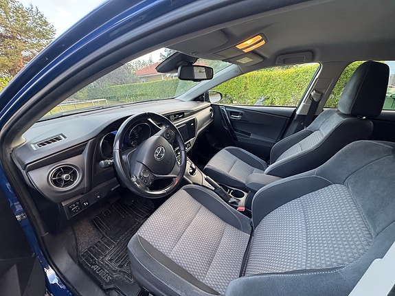 Toyota Auris 5 of 6