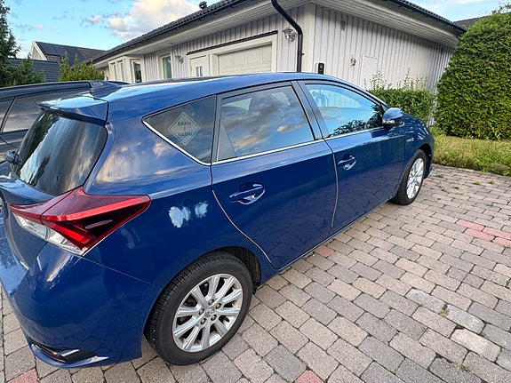 Toyota Auris 3 of 6