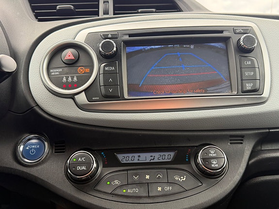 Toyota Yaris 14 of 16