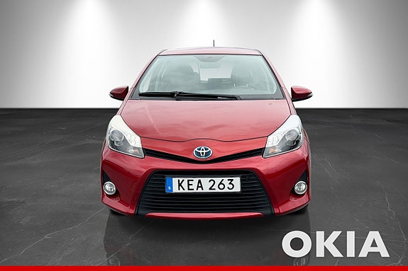 Toyota Yaris 7 of 16