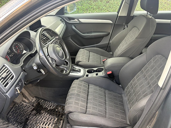 Audi Q3 6 of 8