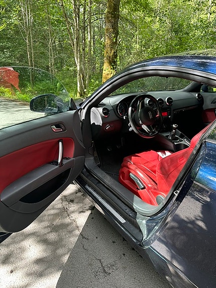 Audi TT 3 of 6