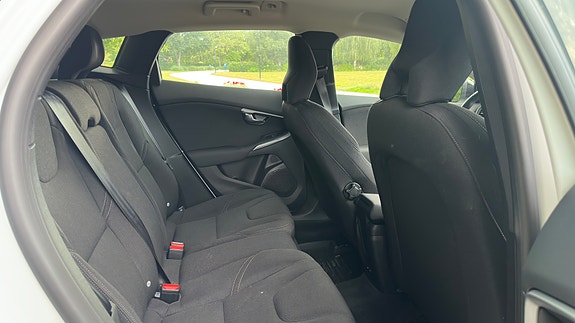 Volvo V40 Cross Country 5 of 7