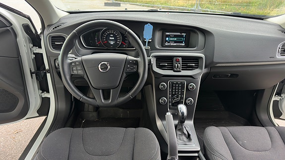 Volvo V40 Cross Country 4 of 7
