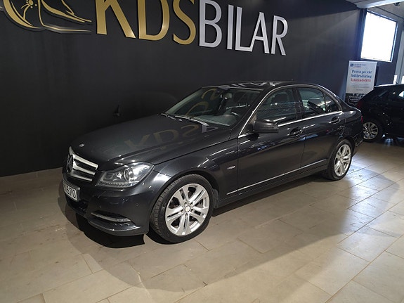 Mercedes-Benz C220 2 of 11