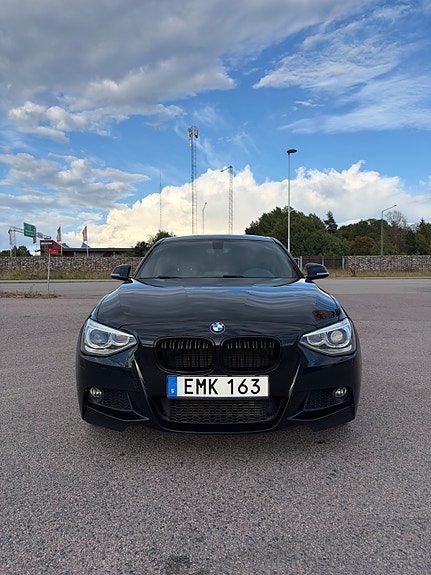 BMW 116i 3 of 7