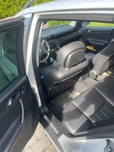 Mercedes-Benz C180 6 of 6