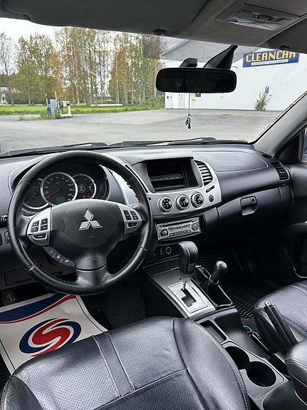 Mitsubishi L200 3 of 5