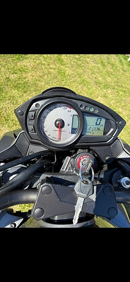Kawasaki Z750 4 of 6