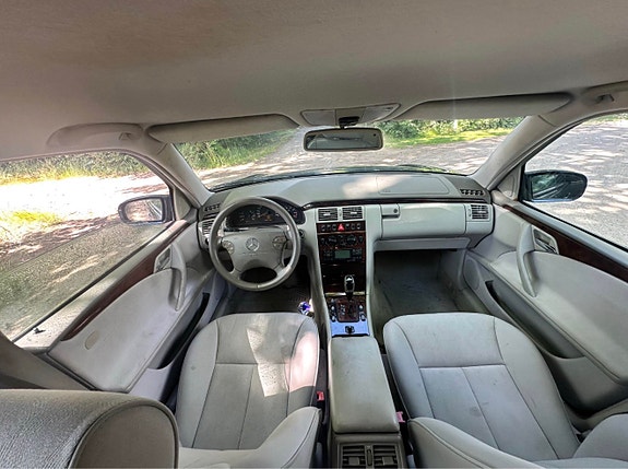 Mercedes-Benz E280 7 of 7