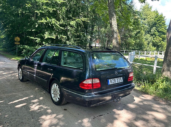 Mercedes-Benz E280 5 of 7