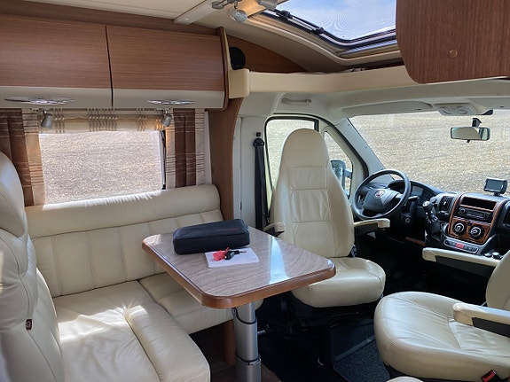 Bürstner Solano T 729 3,0 177hk/ Enkelsängar/ ALDE/ 2x AC/ Vitt skinn 6 of 21