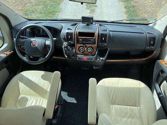Bürstner Solano T 729 3,0 177hk/ Enkelsängar/ ALDE/ 2x AC/ Vitt skinn 19 of 21