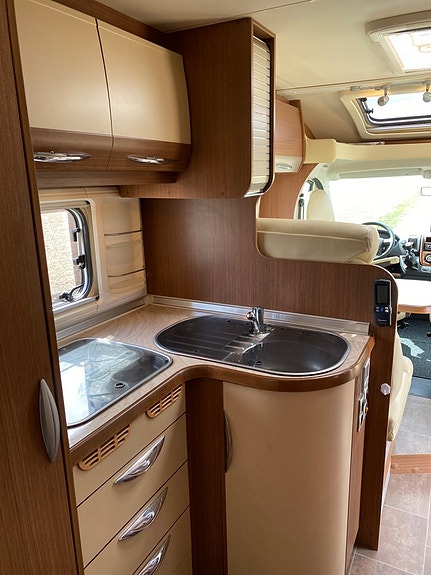 Bürstner Solano T 729 3,0 177hk/ Enkelsängar/ ALDE/ 2x AC/ Vitt skinn 11 of 21