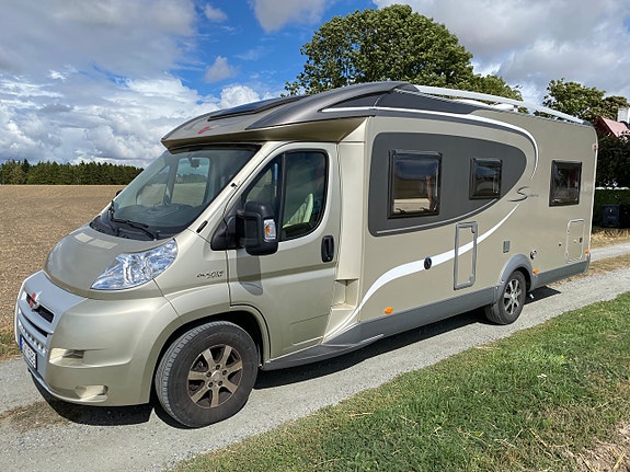Bürstner Solano T 729 3,0 177hk/ Enkelsängar/ ALDE/ 2x AC/ Vitt skinn 2 of 21