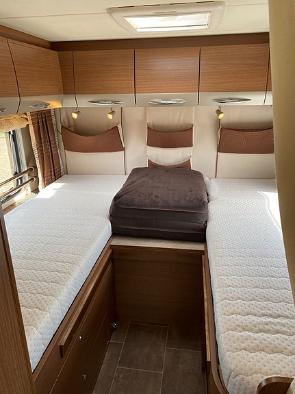 Bürstner Solano T 729 3,0 177hk/ Enkelsängar/ ALDE/ 2x AC/ Vitt skinn 13 of 21